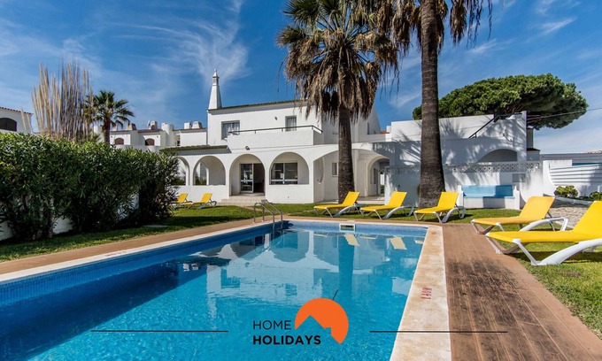 Santa Eulalia House | #116 Telhas Verdes by Home Holidays