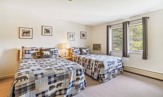 West Bridgewater Hotel | 116 Two Double bed Standard Hotel room