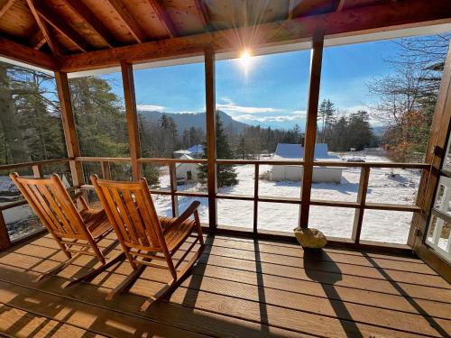 Sugar Hill House | 11G Quintessential New England Cottage with Fantastic Views Pool gym passes