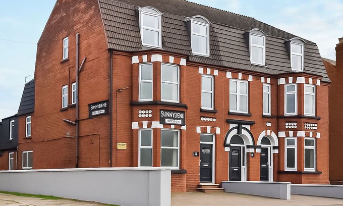 Great Yarmouth Cottage | 12 bedroom accommodation in Great Yarmouth