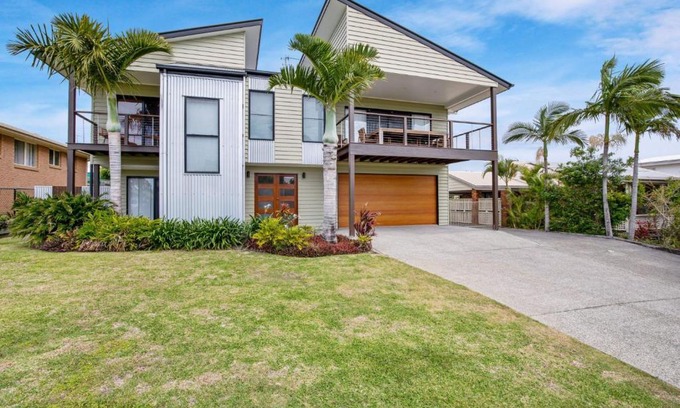 Rainbow Beach House | 12 Tingira Close Rainbow Beach
