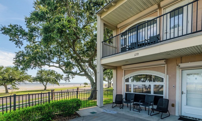 Long Beach House | 120 Beau Clair - Beachview Townhome with Balcony and Deck in Long Beach