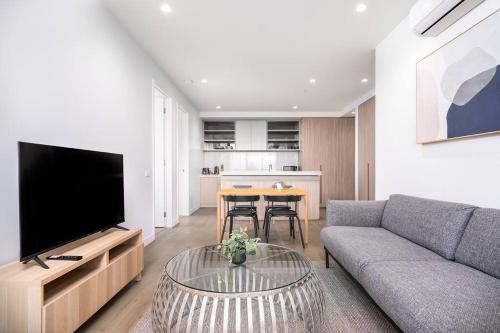 Port Melbourne Apartment | 1206 Nine Elm - Port Melbourne