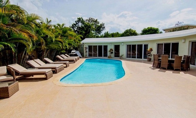 La Mulata Villa | 12BD guest-friendly complex in Casa Linda, 3 pools, tennis, free shuttle bus