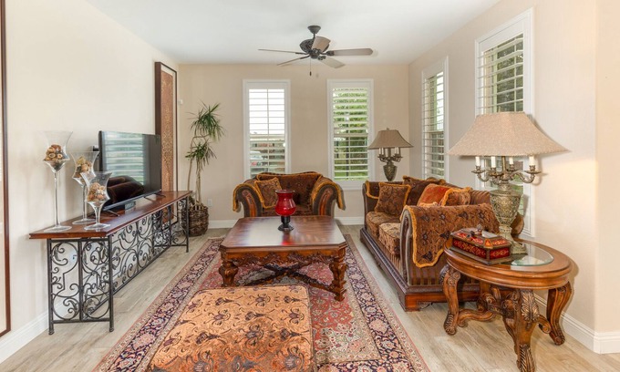 Bay Ho House | 13 minutes to the beach!