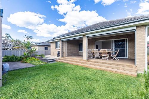 Anna Bay House | 13 Morna Point Rd pet friendly boat parking house on one level