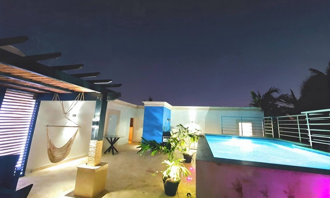 El Cortecito Condo | 13BR Spacious Multi-Unit Retreat with Rooftop Plunge Pool - Walk to Beach +Bonus
