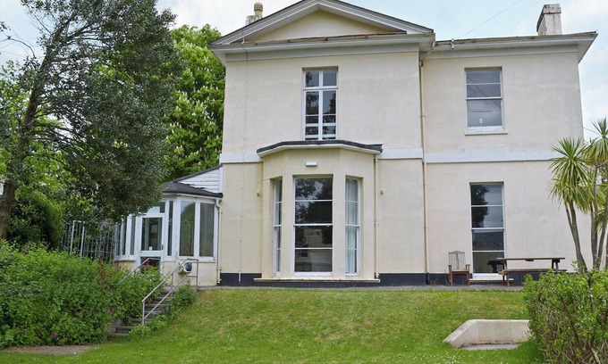 Torquay City Centre Cottage | 14 bedroom accommodation in Torquay