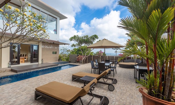 Kampial Villa | 14 pax/6 bedrooms Villa in Nusa Dua/Pandawa Beach