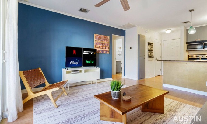 Zilker Apartment | 1422 Collier #214 xx