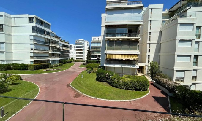 Mandelieu-la-Napoule Beach Apartment | 14390 Superb studio in a luxury residence by the sea in Mandelieu