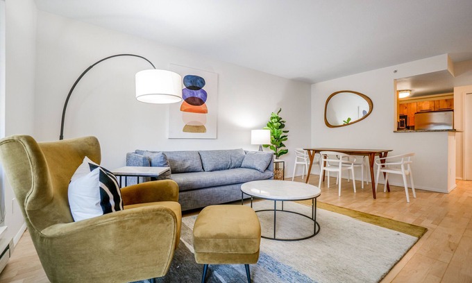 Downtown Seattle Condo | 14th Floor Condo with Wifi & Shared Pool and Hot Tub - Amazing Location