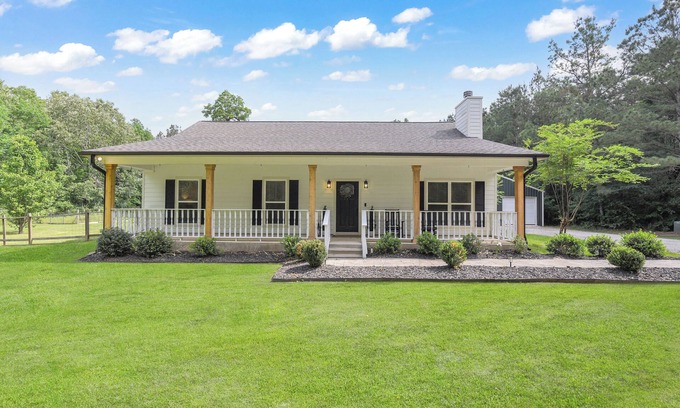 Blanchard Cottage | 15-Acre Relaxing Retreat with Pool, Hot Tub & Trails near Lake Livingston