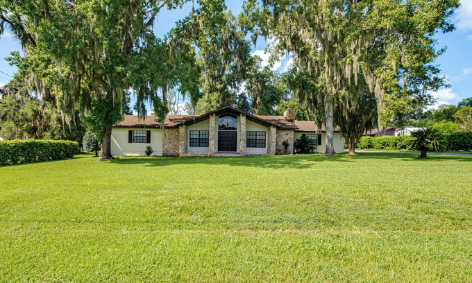 Ocala House | 15 Mi to World Equestrian Center: Home w/Yard!
