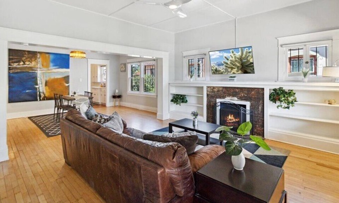 Governmental Mall House | 15 Mins to Scottsdale Fast Wi-fi & Fire-pit