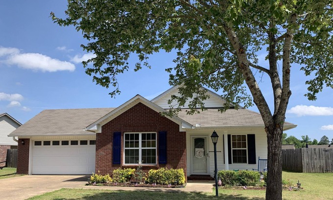 Oxford House | 15 minutes to downtown Oxford