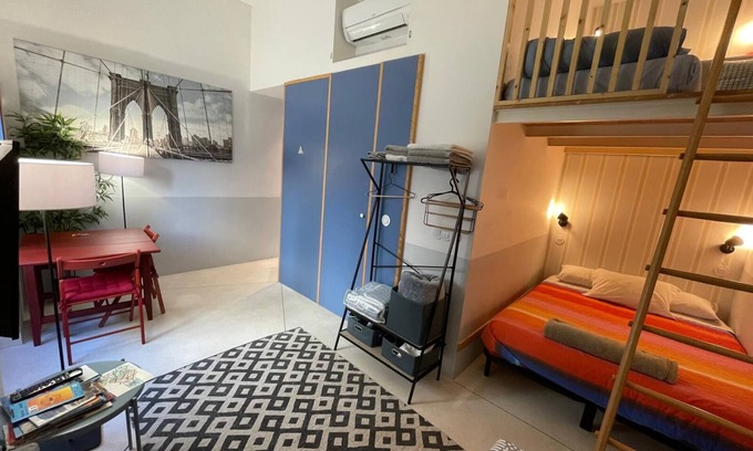 Leixões Apartment | 150 meters from the beautiful Matosinhos beach, close to restaurants and transportation