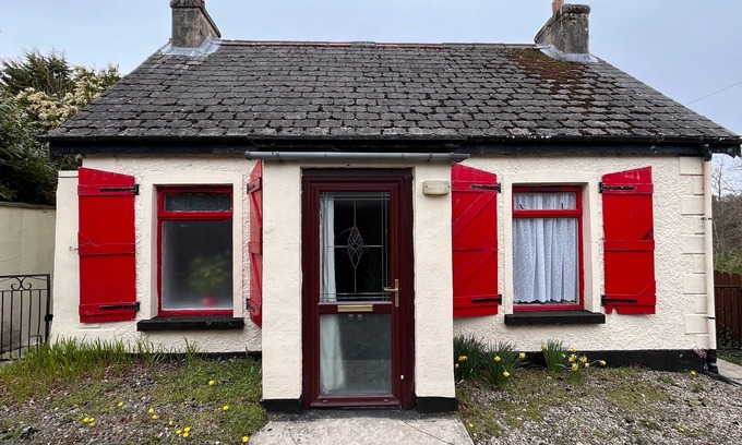 Newtownstewart Cottage | 150 Year Old Original Cottage