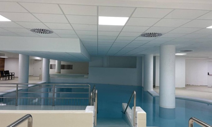 Eaux-Bonnes Apartment | 150m from ski slopes, 1st floor, view mountain/resort, swimming pool, terrace, tv, ski locker, 65m²