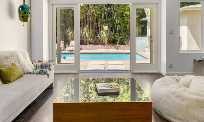 Hollywood Hills West Apartment | 1555 Rising Glen Road, Los Angeles Angeles