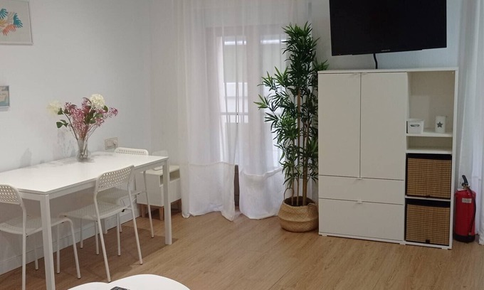 Gijon City Centre Apartment | 155A Apartment next to Gijón Marina