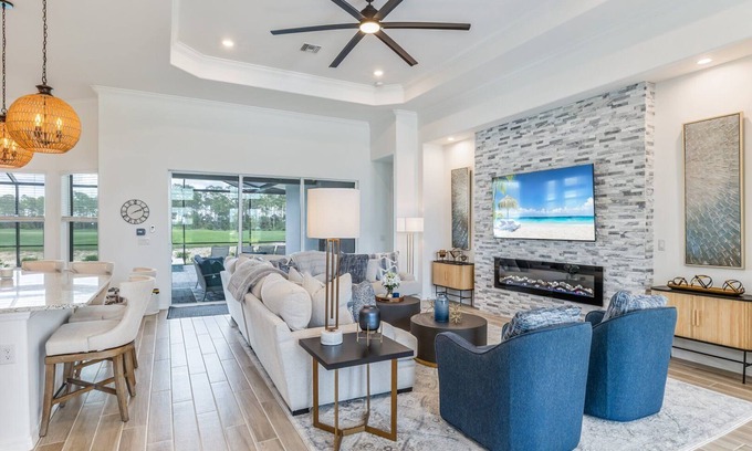 Biggar House | 15977 Babcock National Home