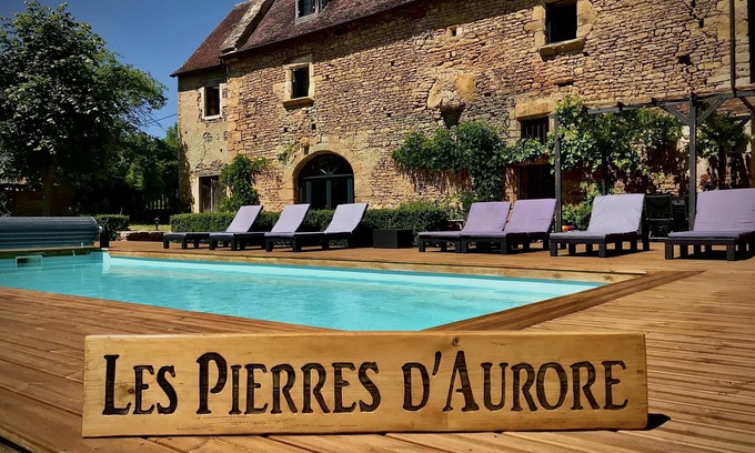 Montgivray Villa | 15th century villa, old stones, swimming pool, garden, sleeps 12