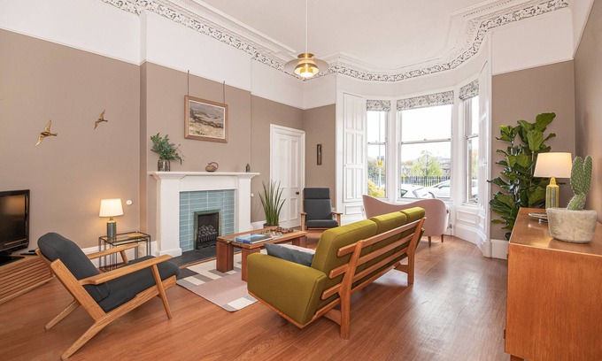 Warriston Cottage | 16/1 Eildon Street - an edinburgh that sleeps 4 guests in 2 bedrooms