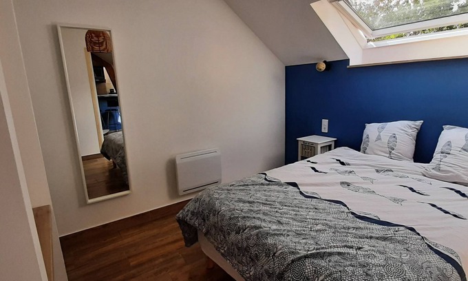 Ploneour-Lanvern Apartment | 16 Bisj Quelques Marches D'un Grand Jardin, Manger Sous les Arbres6