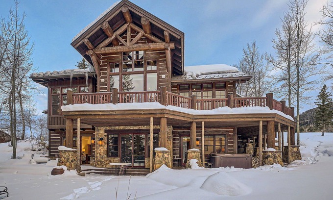Cordillera House | 166 Cimarron Trail - Luxury Log Cabin in Cordillera
