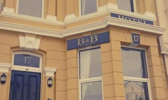 Eastbourne Seafront Bed & Breakfast | 17 Wilmington Square