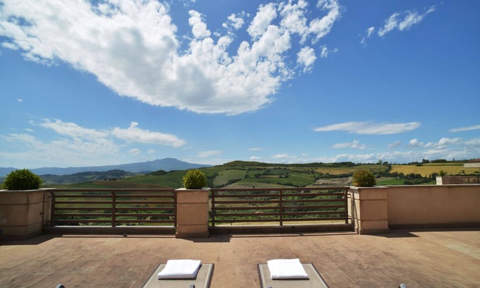 San Casciano dei Bagni Apartment | 1700 square feet, 2 bedrooms, 2 bathrooms, kitchen & living, panoramic terrace