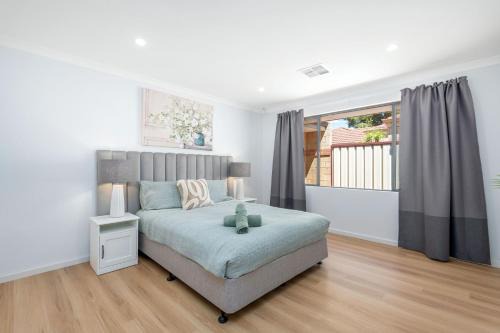 Bateman House | 18 Bateman Retreat 4bdr 25bth