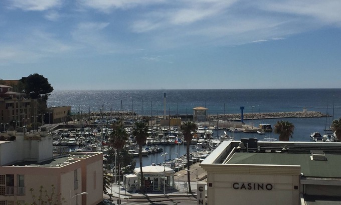 Carry-le-Rouet Apartment | 180 ° sea view apartment in Carry le Rouet