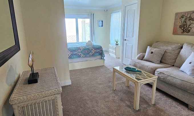 Kill Devil Hills Bed & Breakfast | 1817 Oceanfront Bed & Breakfast
