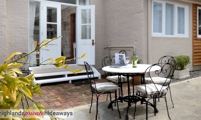 Mittagong House | 1880s Sandstone Cottage