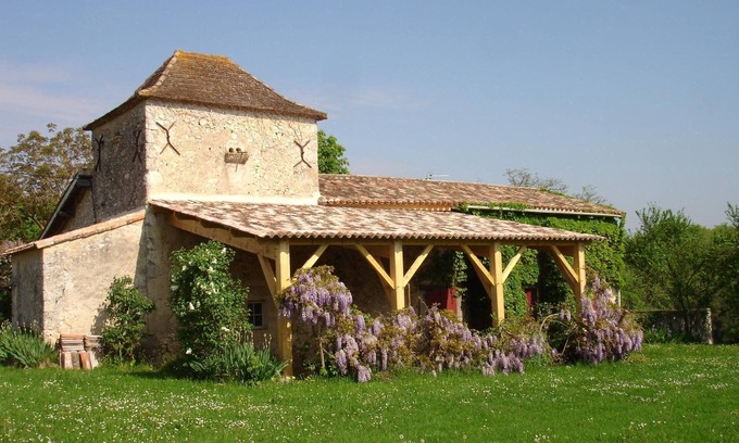 Juillac Cottage | 18th Century Cottage Farmhouse with Beautiful View of Dordogne River Valley