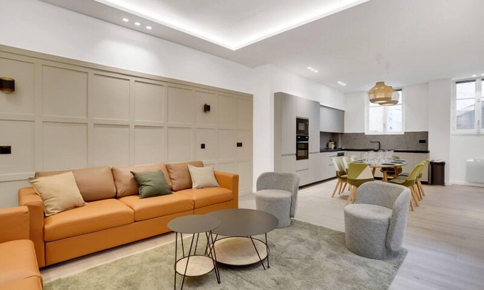 Villa Montmorency Apartment | 190 Suite Fontaine - Superb apartment in Paris.