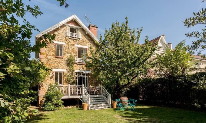 Le Pecq Villa | 1920 Renovated Family Home & Large Garden /Near Paris & British School/Luxury