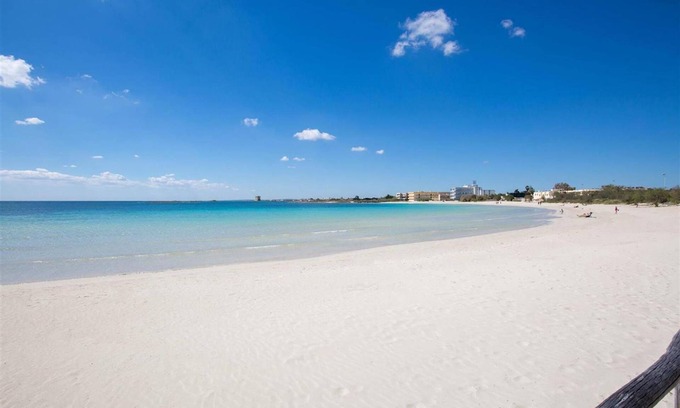 Pittuini House | 1977 B B I Tarocchi - La Papessa Camera Tripla