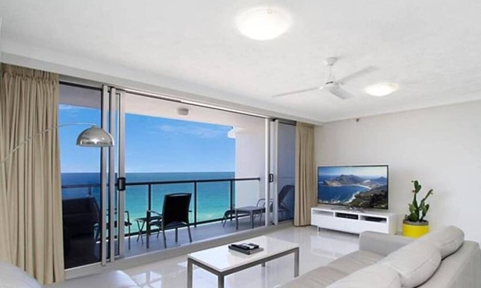 Surfers Paradise Apartment | 19B Peninsula Summary