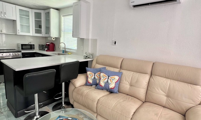 Bayou Shores House | 1bd/1ba Apartment in St. Petersburg w/PRIVATE DOCK & KAYAKS