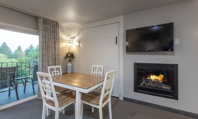 Bend Condo | 1Bd/2Bath, Downtown Bend, Views of Deschutes River