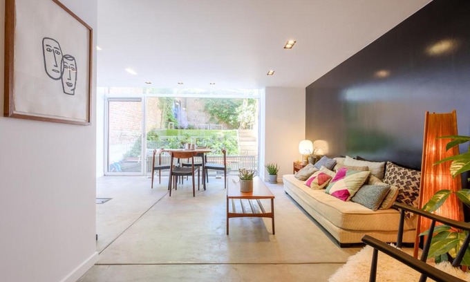 Postel Apartment | 1bd apartment with garden Brugmann area