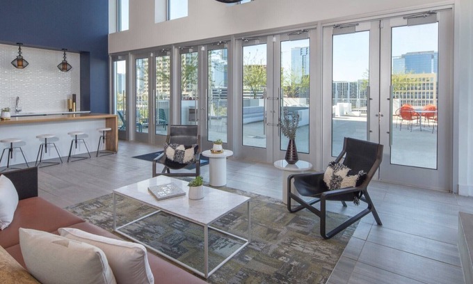 Civic District Resort | 1BD/Austin - Rooftop Pool & Firepit, BBQ!