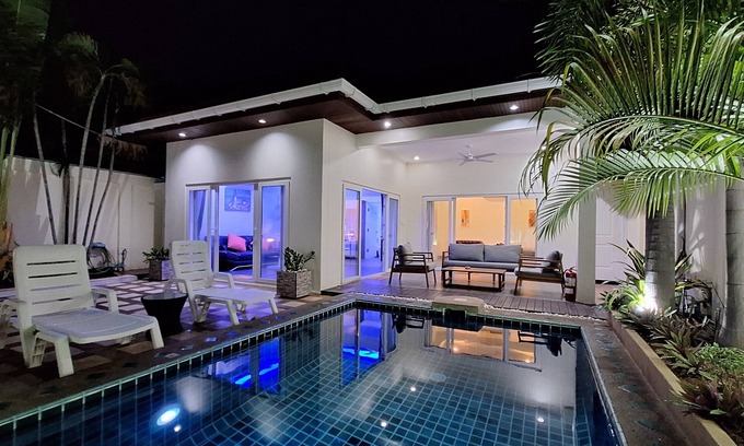 Pratumnak Hill Villa | 1BDR Private Pool Villa28, Majestic Residence