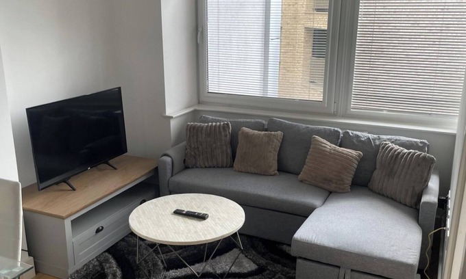 Fairfield Apartment | 1Bed Apartment on High Street, Central Croydon