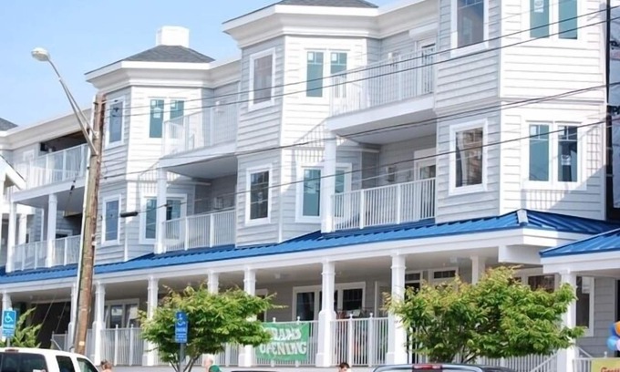 Bethany Beach Apartment | 1BR 1BA Apt in Blue Surf Condominiums - Downtown Bethany and Oceanfront
