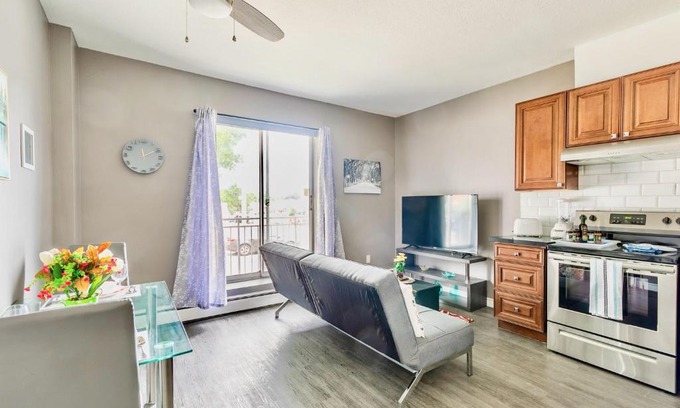 Rosedale Apartment | 1BR Apt with King Bed & Netflix - PRIME Location