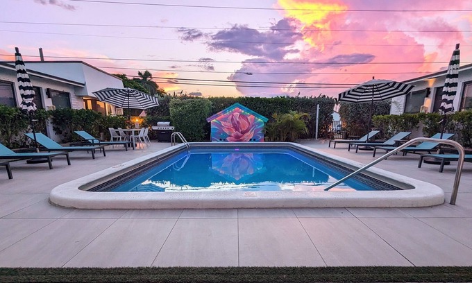 Deerfield Beach Apartment | 1BR Beach Walk With Pool 201 | Sleeps up to 4